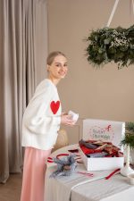 Heartwarming Advent Calendar [ Christmas Kiss ] 2025 - Image 5